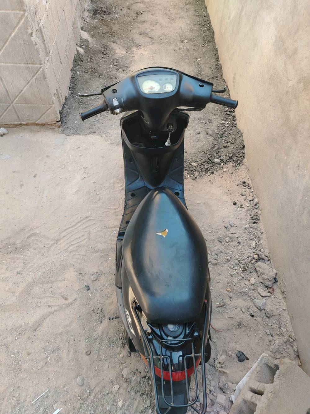 دراجه 9 نضيفه كلش مفتوحه مره وحده   نهضه تخبل مشي حلو  كهرباء وسلف يحتاج باتري دكه وحده تشتغل سعرها 285 وبيها مجال قليل مكان بصره ابو الخصيب اذا عندك مراوس وتنطي فرق عادي ***********