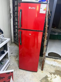 ثلاجه 100الف   التخم 250الف  الغرفه 150الف دوشك وياها  وعندي سيلت تيسو...