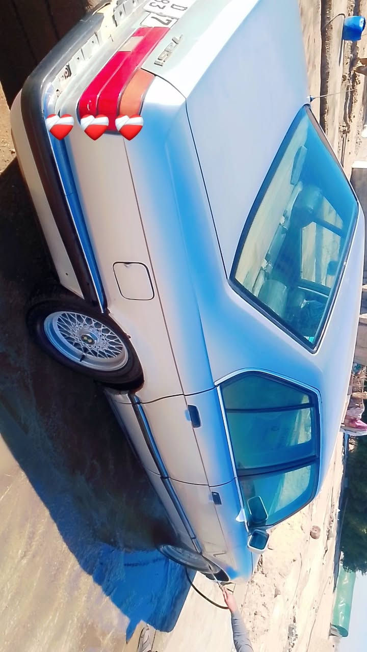 السلام عليكم
بي ام دبليو لبيع حجم 735

السعر 40 وذا اكو مراوس حسب القناعه
***********
