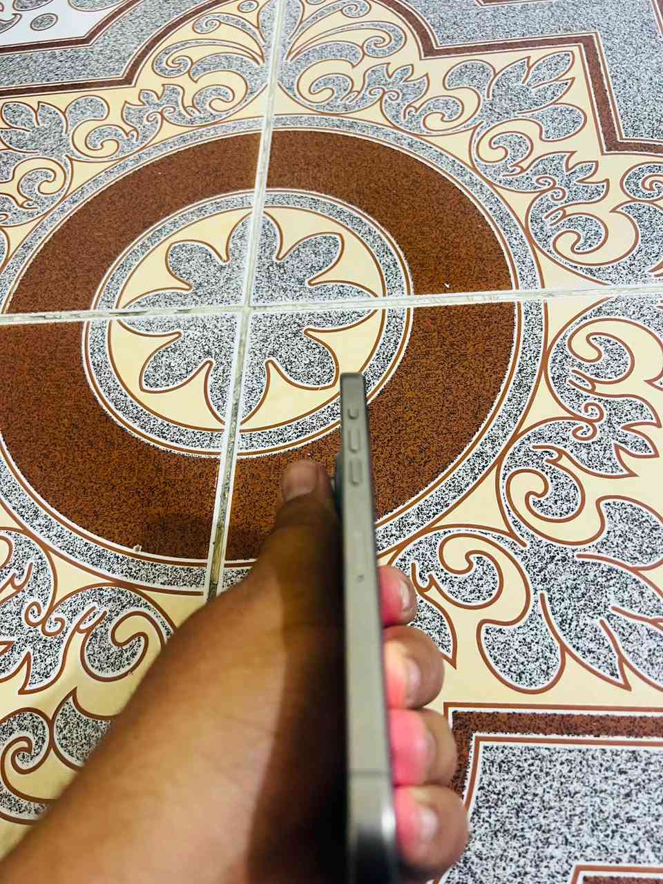 iPhone 15بروماكس
عربي شرق اوسط نضافه100‎%‎
بطارية 🔋 100
مكان بغداد ابوغريب 
سعر 1100وبي مجال 
***********
