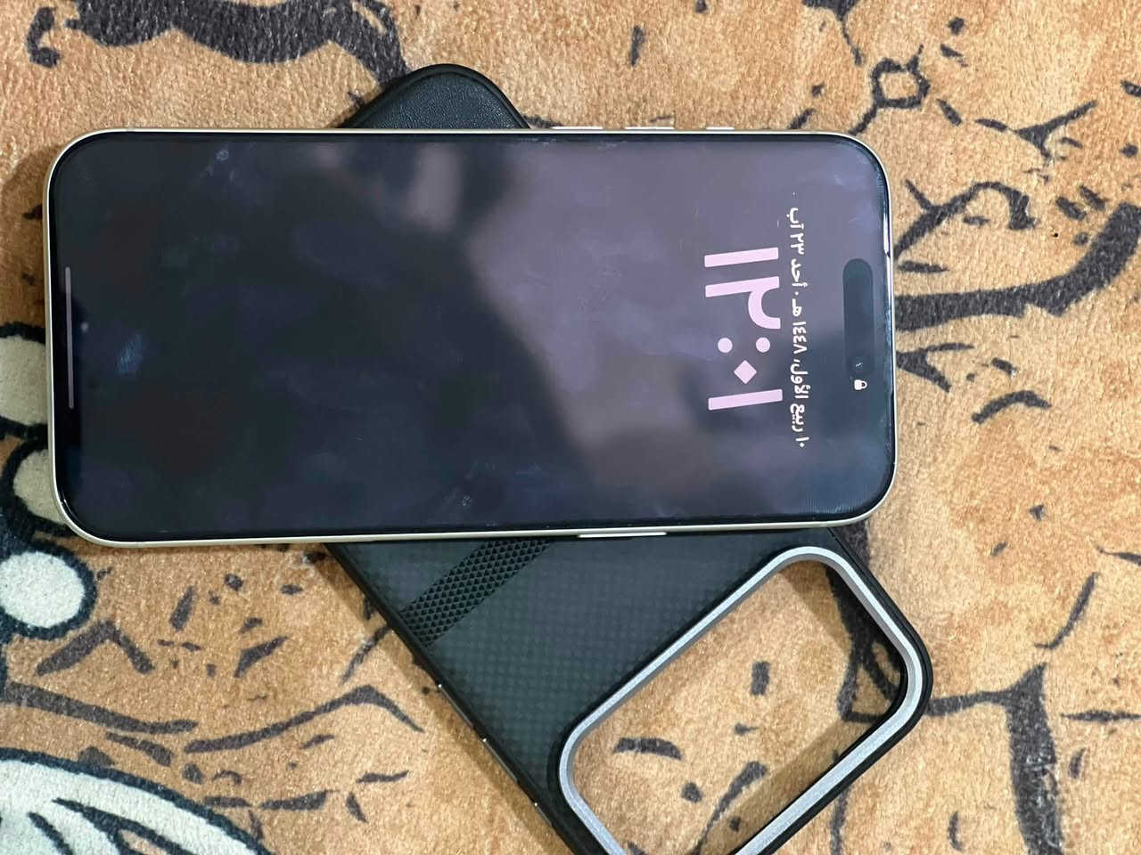 آيفون 17 ابرو ماكس البيع عربي شرق اوسط بطاريه 99/ عدد الدورات 80 خط واحد رقم التصال ///***********
