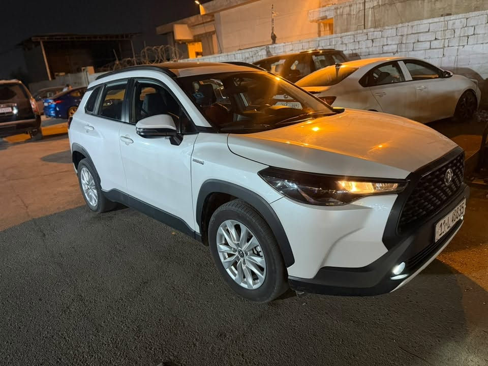 كورلا كروز  2024 ساز اصلية
ماشيه 25 الف كيلو 

السياره معروفة مواصفات الساز 

مكينة 2000 

داخل احمر 
شاشة اصلية 
تبريد قطعتين 
بروجكتر 
حمالات سبايدر 
كامره اصليه 

السياره مكفوله من الصبغ والبارد 

السعر 182 ورقة 

اخوان السياره ساز ساز اصلية

مكانها بغداد 

***********
