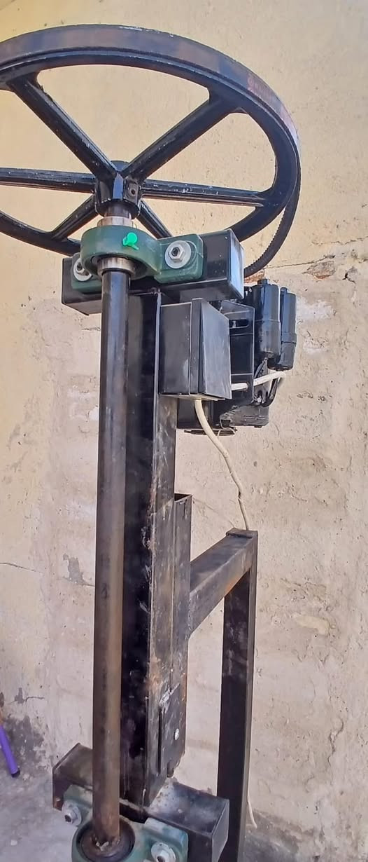 السلام عليكم ماطور زاهي كامل وجديد استعمال مره واحده فقط ٣٠٠ وبي مجال للشراي ***********
