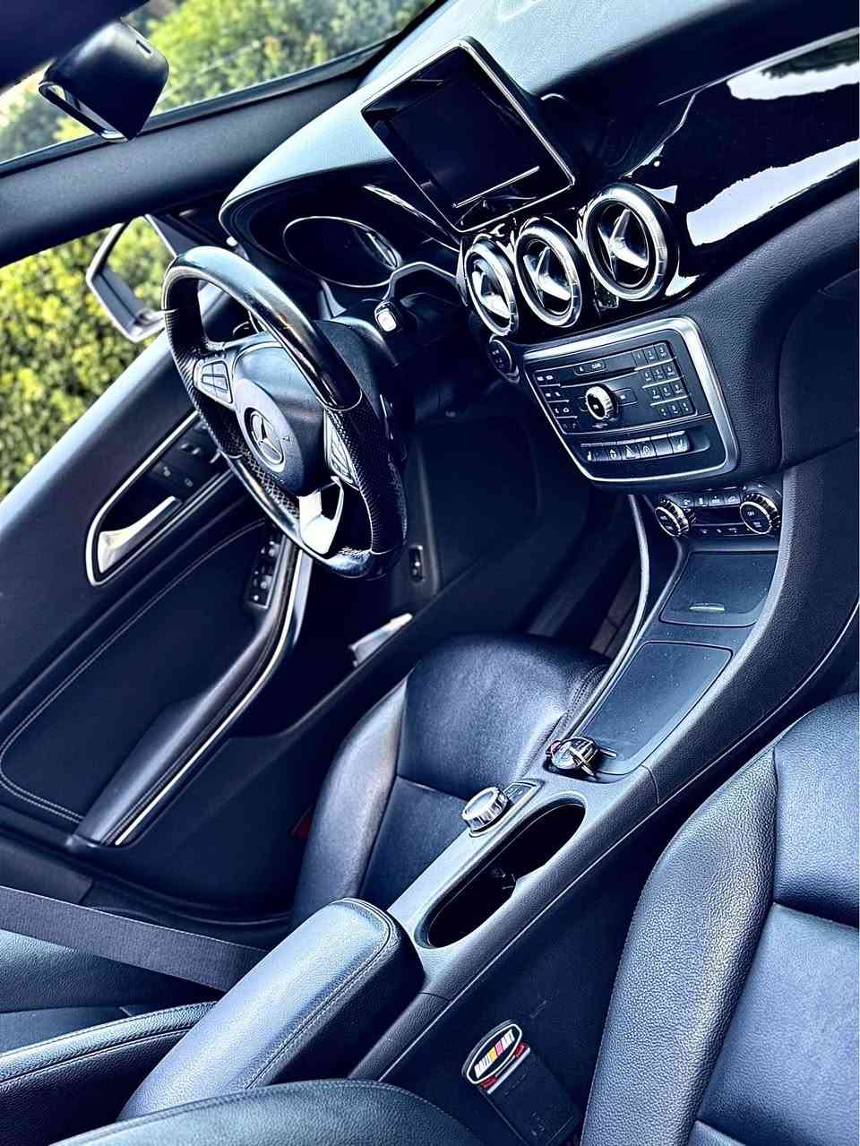ميرسيدس بينز CLA 250
موديل ٢٠١٥
سياره كلين تايتل 
دعامي لدعامي بشرط
 بدون صبغ بدون بارد
ماشي فقط ٦٠ الف ميل
بدون مصرف سياره ب اسمي
فول مواصفات بانوراما
رقم سنوي جديد
مكان سياره اربيل - واتساب ***********
سعر ١٥٨$ و بيها مجال بصيط أربيل, العراق
