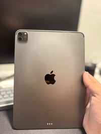 ايباد 11 برو • M1 • ١٢٨