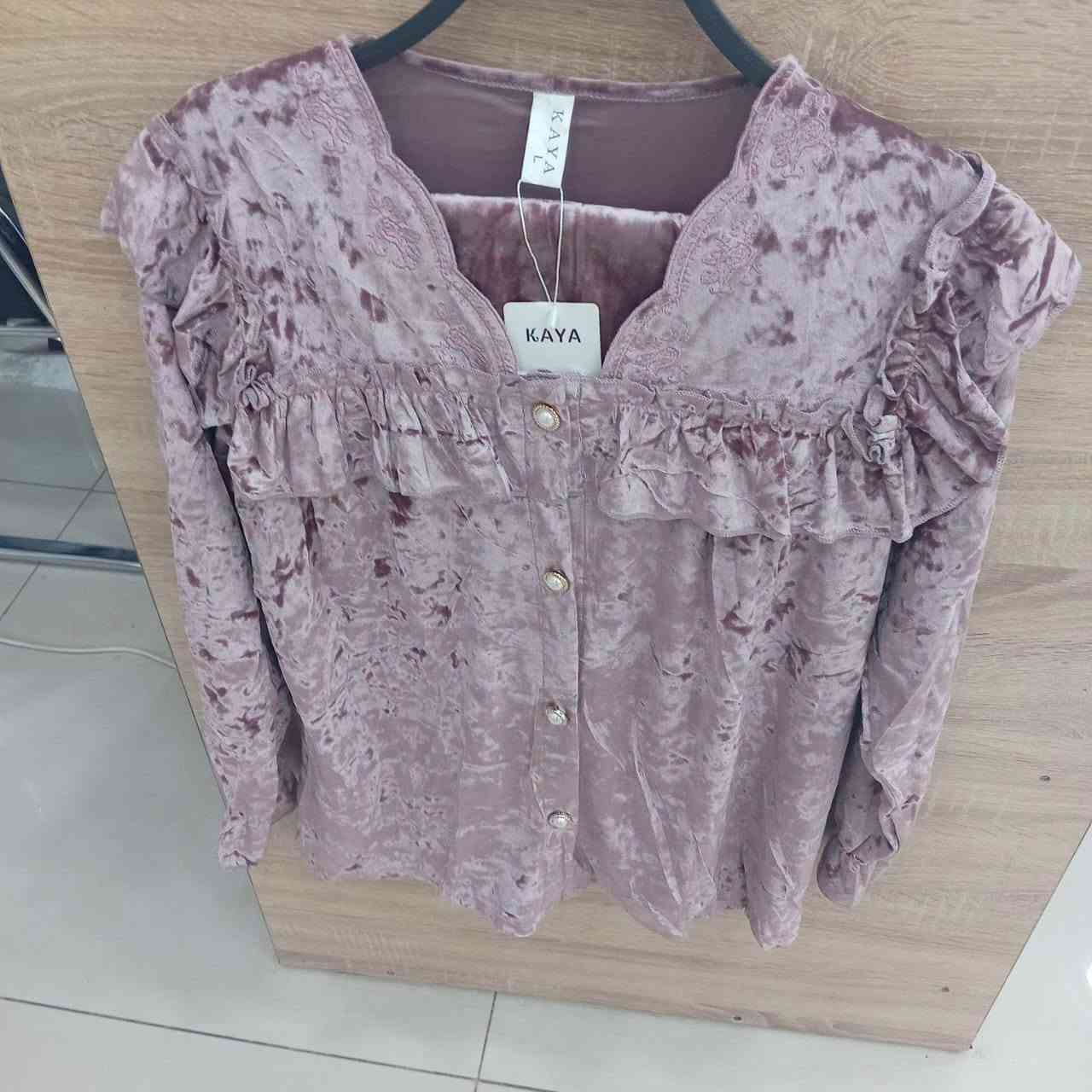 من نصيب منو هالموديل مليان نزاكه وانوثه وين العروسات 😍
تراك قديفه فصال يجنن 😍😍🤗
قياس L XL فقط هاللونين قطع محدوده بنات تفوتكم 🤗🤗
