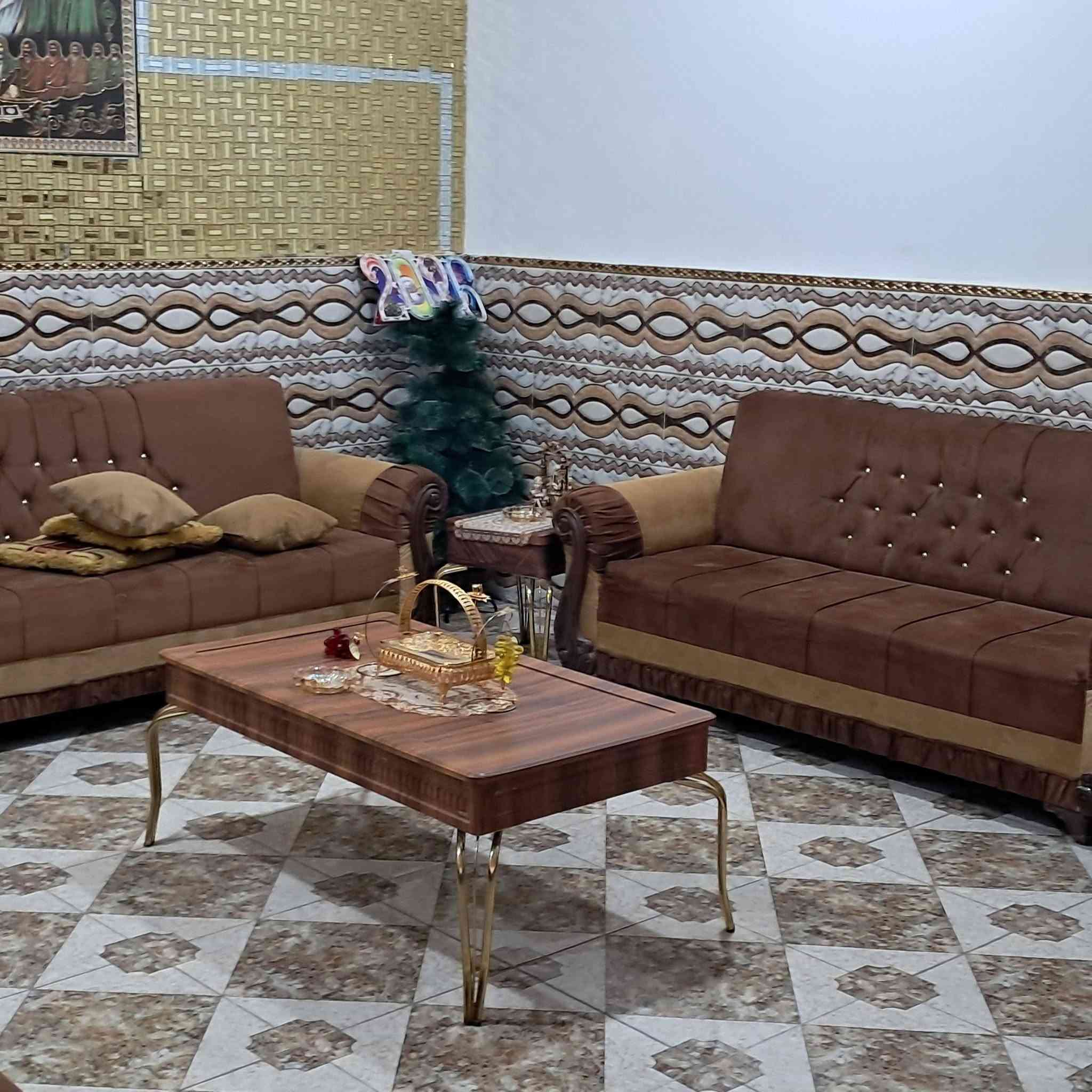 بسبب الوعود الكاذبه اعيد نشرهن  تخم   ١٠ مقاعد   كوانتر نضيف  براد مي  السعر  اتصل او واتساب  ***********
