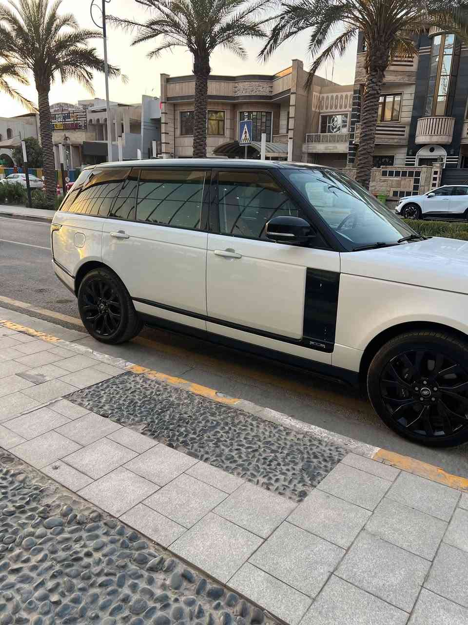 2020 رانج روفر
وكالة سردار 
كفالة عامة مع سيرڤس وكالة
Supercharged
(SE L) الفئة:
الموديل: 2020
المحرك: 3.0L I6 سوبرتشارج
القوة: 400 حصان
ناقل الحركة: أوتوماتيك 8 سرعات (ZF)
نظام الدفع: رباعي دائم (AWD)
السياره ماشيه km 69.000
رقم بغداد
العنوان بغداد
السياره بأسمي تحويل مباشر
المواصفات:
* سقف بانوراما.
* جلد مع تدفئة، تبريد، للمقاعد.
. Touch Pro Duo شاشتان *
* شاشة عدادات رقمية.
.Meridian نظام صوت *
* كاميرات °360
* حساسات أمامية وخلفية.
* مثبت سرعة راداري.
* نظام المحافظة على المسار.
* باب خلفي كهربائي.
* تعليق هوائي قابل لتعديل الارتفاع.
للاستفسار اكثر
***********
