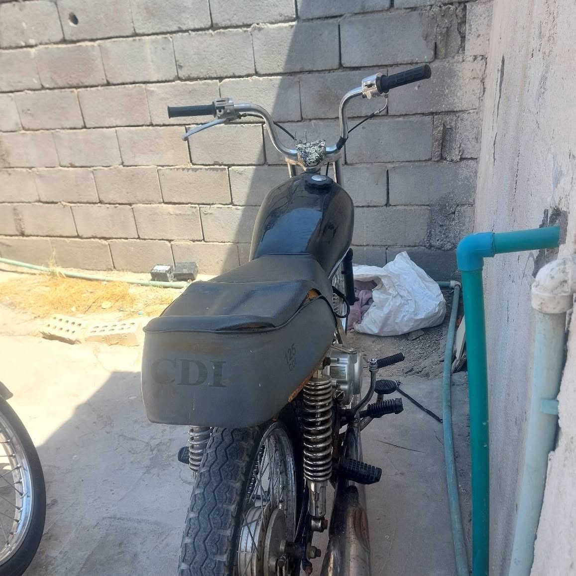 سلام عليكم دراجه ادوات محركه مفتوح مره وحده دراجه نضيفه وبيها مجال بسيط 
*********** البصرة, العراق
