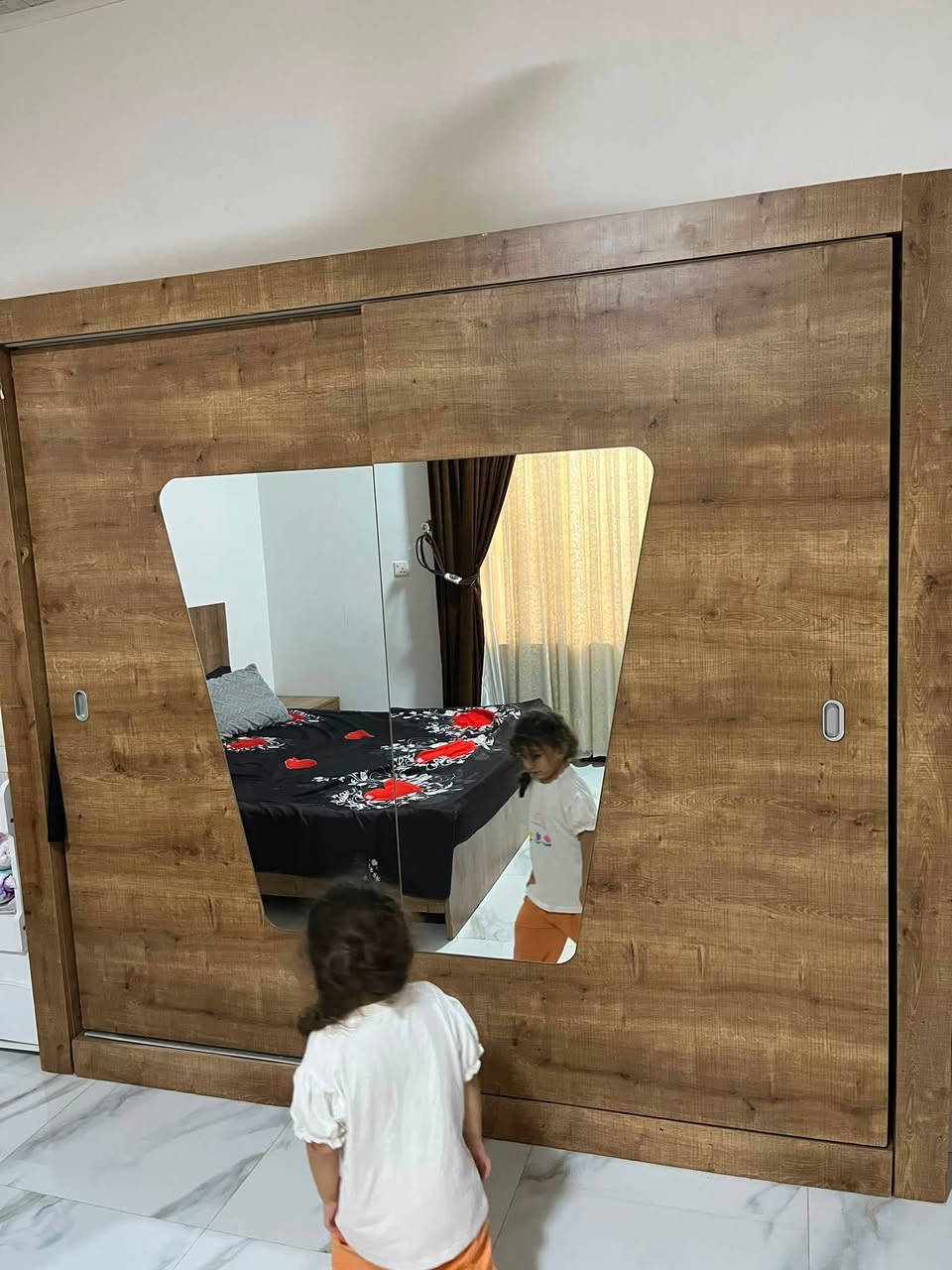 غرفه للبيع 5قطعه 250الف
***********
