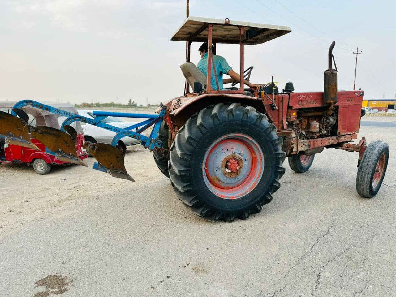 السلام عليكم ورحمة وبركاته 
للبيع بلروز مع فدان موديل 2002ارقام وسنويه بابل مكينه جديده علاوضع الشركه جديده تخم تايرجديد مكان ذي قار الرفاعي اتصل***********&اسيا***********
