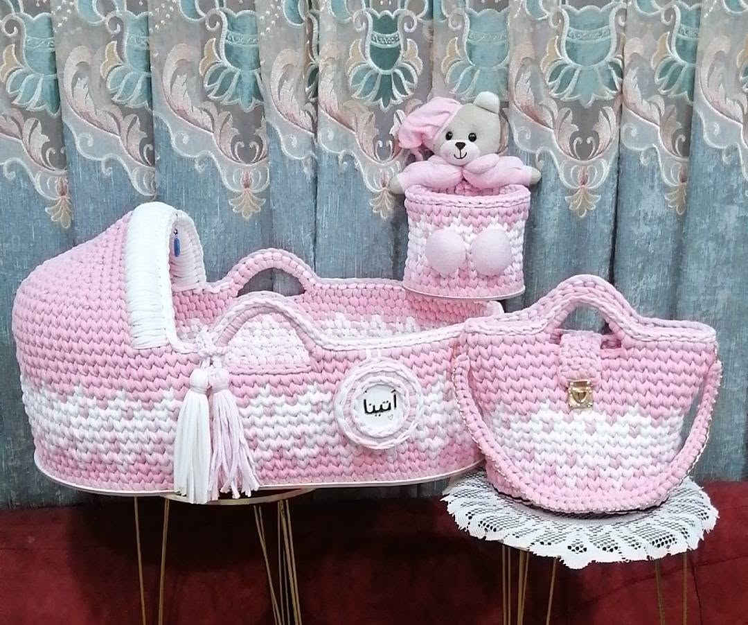 شتاء هالسنة غير ويا شغلنا اليدوي الدافي 🧶✨
سيتات بيبي بأحلى الألوان وأجمل التفاصيل 😍
دفاها من إيدينا وحلاها من اختياركم ❤️
🎀 شغل يدوي بحب وعناية
📩 الحجز مفتوح من هسه والطلبات حسب الدور
يجيكم ويه سرير فراش ومخده وسلة للأدوات بيبي وافر حديث ولادة هدية
كول هاي ٦٥ الف الجنطه عليه ١٥ 😍🌹 
توصيل بغداد ٥ محافظات ٦
للحجز والاستفسار مراسله
*********** واتس اب
