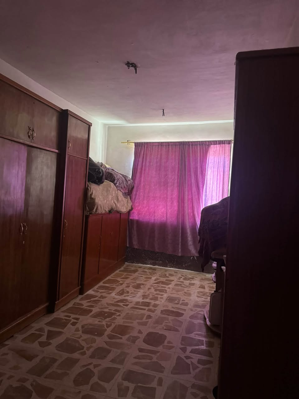 بيت للايجار 450/م تجاري سكني الجزائر شارع المطاعم
طابقين

الطابق الاول

استقبال

وصاله

ومطبخ حار وبارد

وغرفتين نوم

وصحيات

وحديقة داخليه وخارجيه

الاستفسار ***********

***********

اذارت بيع عقار او شراء او ايجار او تنفيذ او بناء او ترميم ماعليك فقط مراسلتنا

او زيارة مكتبنا الكائن الجزائر شارع المطاعم قرب صيدليه عالم الدواء

المطور العقاري
