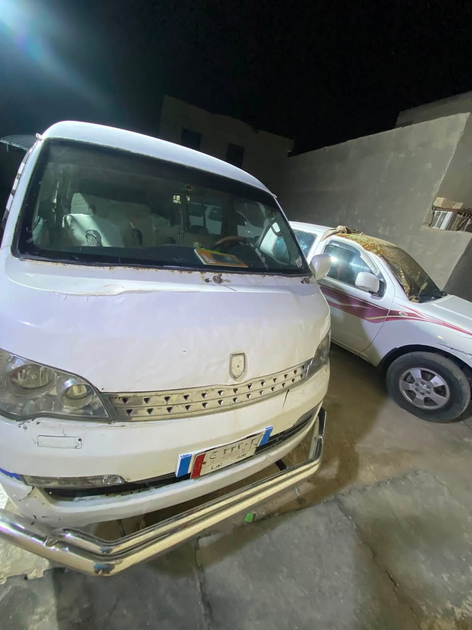 سلام عليكم جنبي مصلاويه مكينه وكير كفاله تخم تاير كهربايات كله شغاله حداده جديده جاهزه السياره كبل الشارع مكاني البصره شط العرب لسعر40 وبيه مجال ***********
