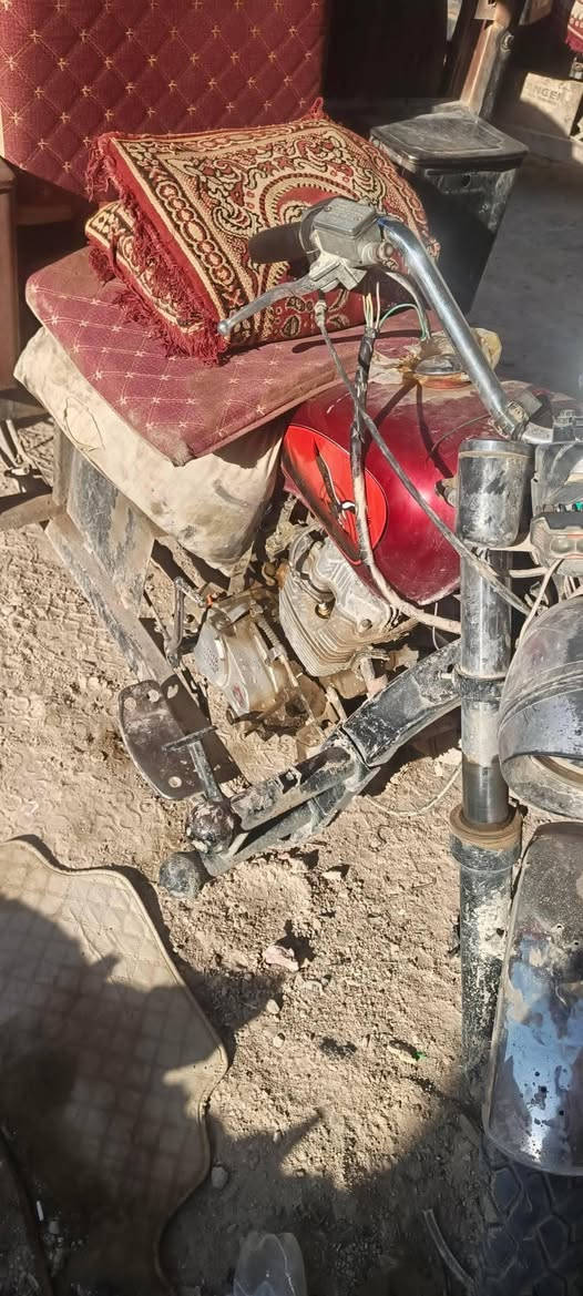 السلام عليكم ستوته 17محرك 22بيها قبق19قبل كم يوم بدلت كلجات جدد بيها أوراق استنساخ تأيرات جدد دبلات جمره للبيع بدون تانكي وسقيفه سعر 800 للاستفسار لاتصال ***********
