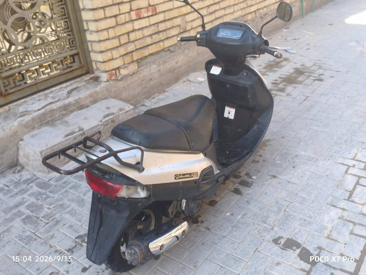 السلام عليكم دراجه للبيع سوزوكي سعر خاص مكان البياع الشرطه الخامسه قرب جامع الجميلي رقم متواجد على فيسبوك ***********وغير متواجد على فيسبوك

نص مكتوب في الصور:
- 15:04 2026/9/13 POCO X7 Pro
- 15:04 2026/9/13
- POCO X7 Pro
- 15:02 2026/9/13 POCO X7 Pro
- 15:09 2026/9/13 POCO X7 Pro