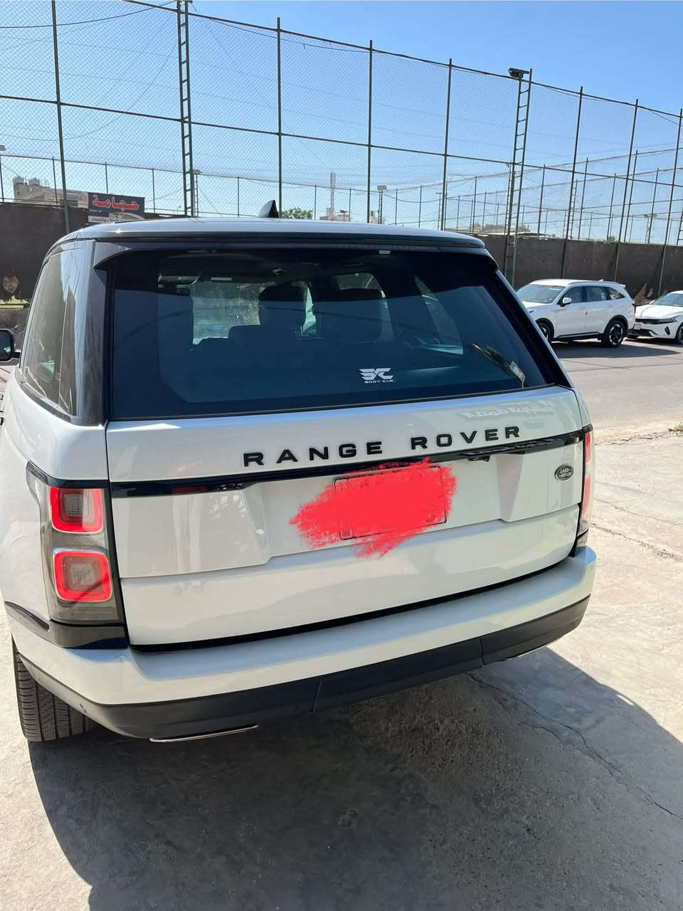 السلام عليكم رانج روفر للبيع موديل ٢٠١٩ فول مواصفات اوتوباغرافي السيارة نظيفة وجديدة وما بيه شخط 
كلين تايتل السعر ٣٧٥ ورقة 
مموجود بس اتصال على الرقم *********** السيارة نظيفة ومرتبة وتعجب الجناي والبيع شراي ليجيني فدوة لعينة مكان السيارة بغداد اليرموك
