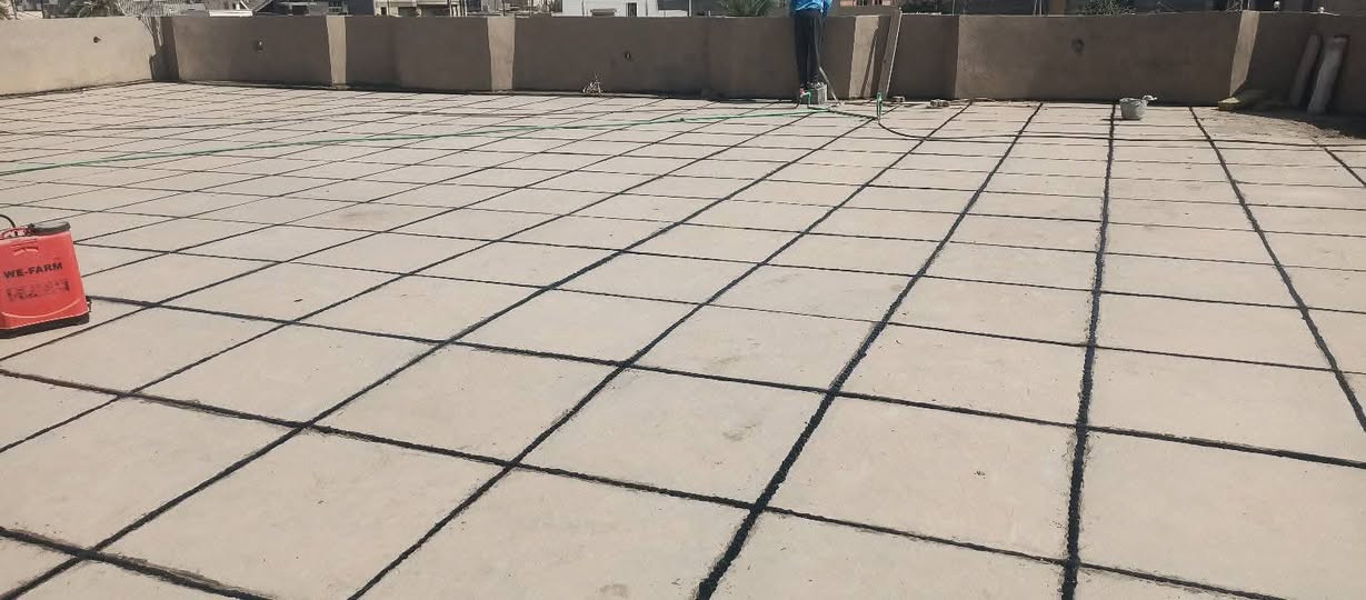 تم اعاده ماستك لقديم بيت الاستاذ بشار في  منطقة الصوفيه   تم تنضيف وغسل. السطح  بصوره جيدة مستمرين بل اعاده ماستك وتطبيك شتايكر اي مشكله عندك بل سطح تفضل خاص او تصل عل رقم *********** يوجد واتساب

نص مكتوب في الصور:
- بعد العمل
- قبل العمل