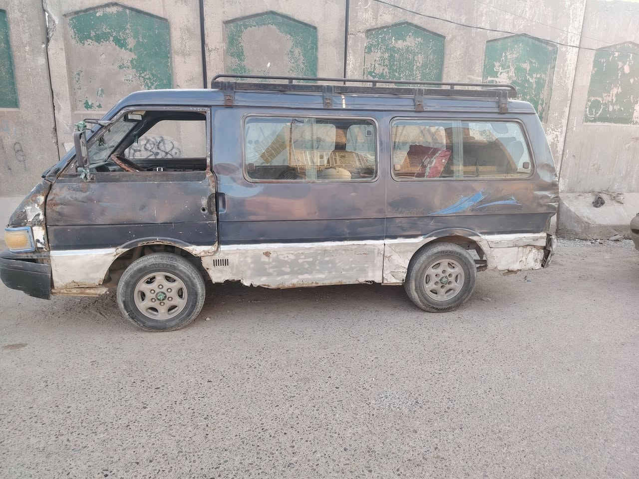 سلام عليكم سياره كيه بسته سياره جاهزه من كلشي كير مكينه خير من الله وين تريد اطلع سيره راعي موجود رقم صدامي بغداد مستمكات راعي عدي رقمي *********** السعر ١٢ وبيهه مجال بسيط مكاني بغداد الشعب ابيع كوم حديد تريد تحويل اوديك راعيهه انته وياء
