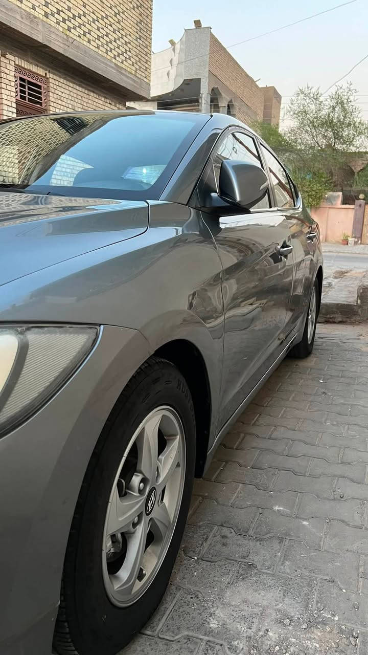 النترا افانتي 2018 

النترا وارد كوري خط واحد بنزين فقط موديل 2018 رقم نجف سنوية ل31 
محرك 1600 دوش 
كفاله عامة من الصبغ والفتح والتبديل والضربة 
بارد شي بسيط بباب الخلف  السائق 
السيارة نظيفة جدا وجاهزة 100‎%‎

كشنات جلد تدفئة تبريد 
ستيرن هيتر 
ثلاث انظمة قيادة 
تبريد مناخ منفصل 
السعر 115 
مكان النجف مكلف بالنشر 
***********
