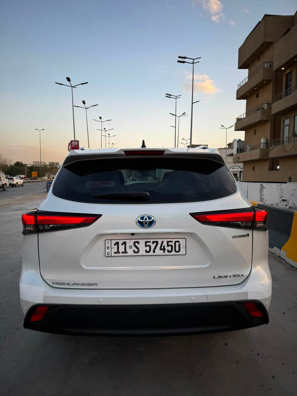 سلام عليكم تيوتا هايلندر موديل2022ماشيه 70000قابله للزياده سياره وارد خليجي شركة عبد الطيف مواصفات بصمه رادار كشن كهرباء
سايد بريك بصمه هايبرد بعد بيها هواي مواصفات سياره جاهزه مكينه كير حداديه سبعه راكب مكفوله من الضربه والصبغ علما ان السياره ستخدام شخصي (السعر 30الف) بيها مجال شي قليل  علما ان السياره بااسمي تحويل مباشر العنوان بغداد. الاعظميه الرقم ***********
