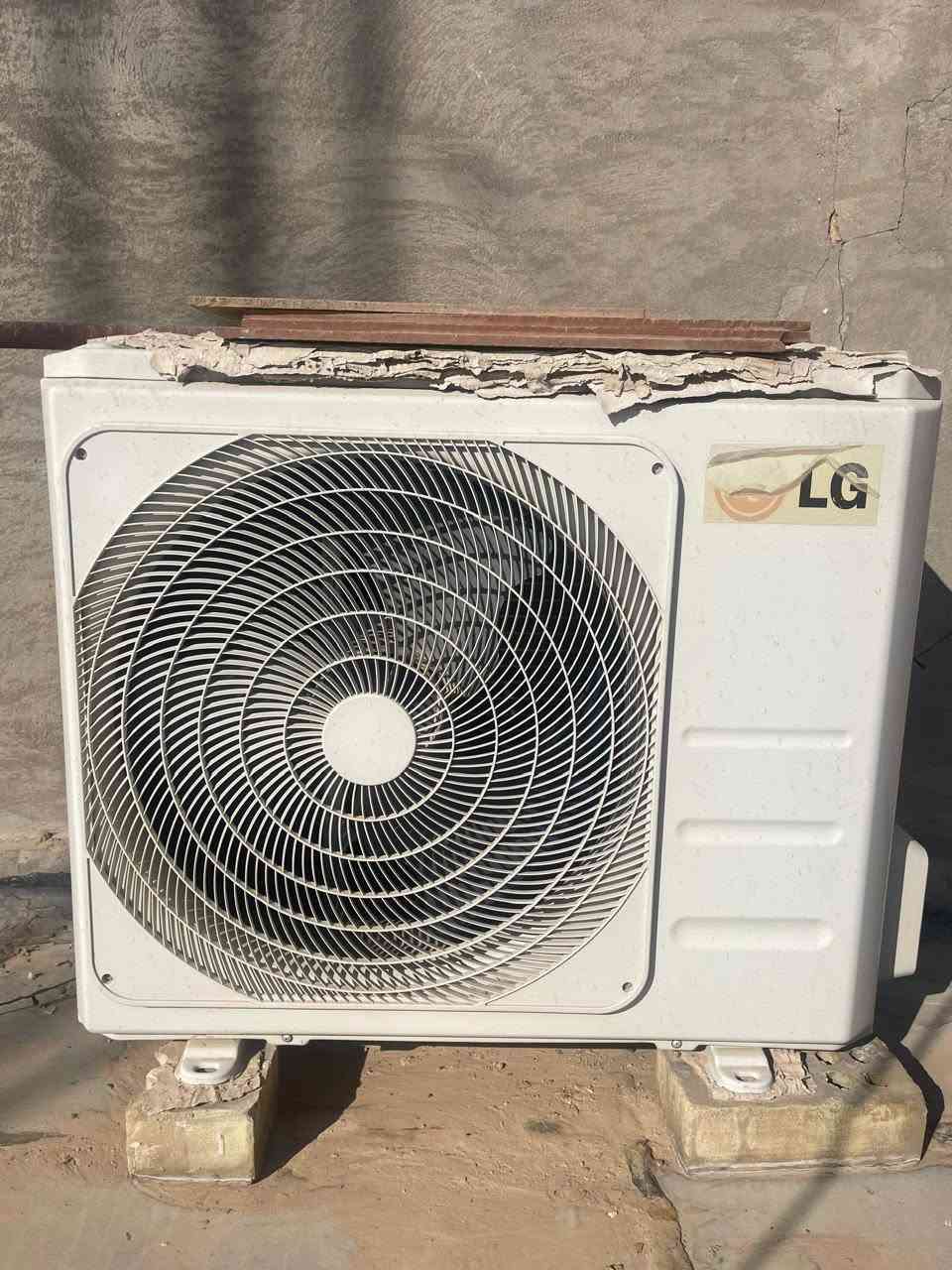 للبيع 
سبلت LG. ٢طن نظيف جدا" وعالفحص.. تدفئة وتبريد مكانه بالتاميم 30 تموز قرب جامع بدر الكبرى.. سعره 350 الف.. للاستفسار الاتصال بالرقم  ‪*********** الرمادي, الأنبار
