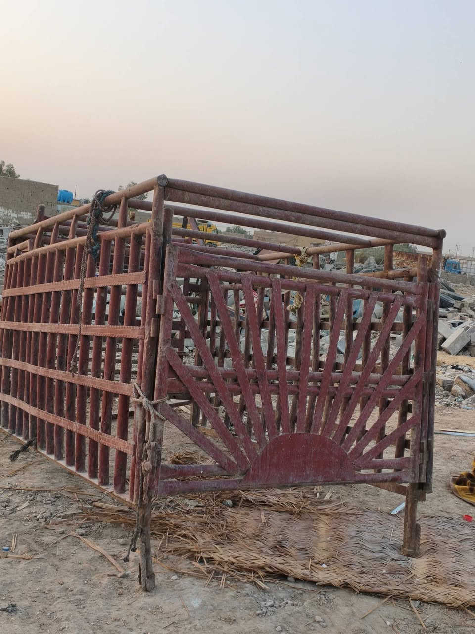 السلام عليكم متاح محجر مآل كيه فحل شوفت عينك حديد كله ثقيل سعره ب300وبي مجال مكاني دوانيه مقابيل معمل المطاط ***********
