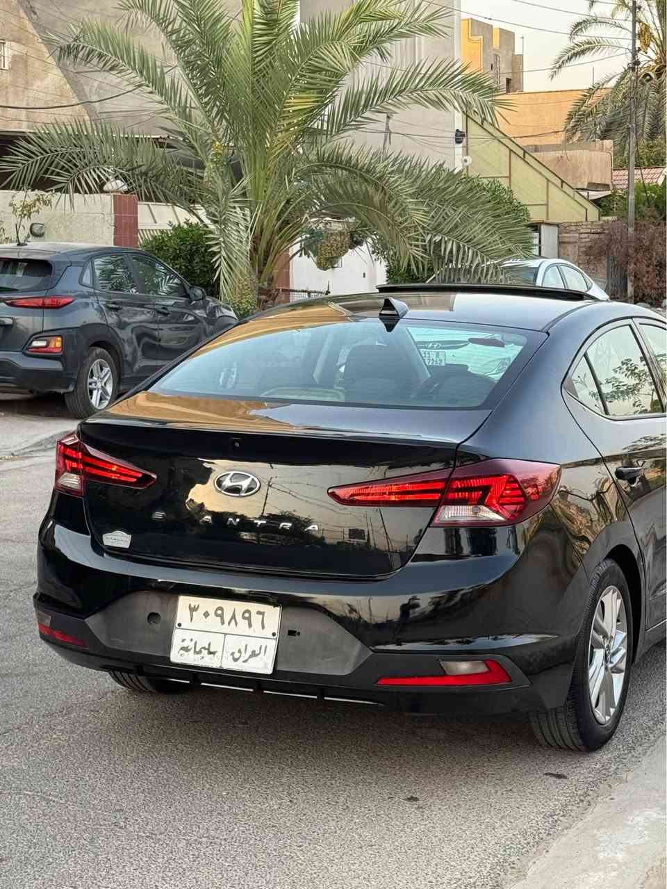 سلام وعليكم النترا موديل 2019 كلين بدون حادث فقط ربع الدعاميه الخلفيه بدون ايرباك لغد شواصي كفاله سياره جديده جدا فول مواصفات ١/١ فتحه بصمه رادارات مكينه ٢٠٠٠ دوش وكير AT المرغوب سياره جاهزه صدر كير محرك متصرف عليهة كلشي رقم سليمانيه شرط التحويل السعر 122 وبيهة مجال جدا بسيط مكاني بغداد حي الاطباء *********** بغداد, العراق
