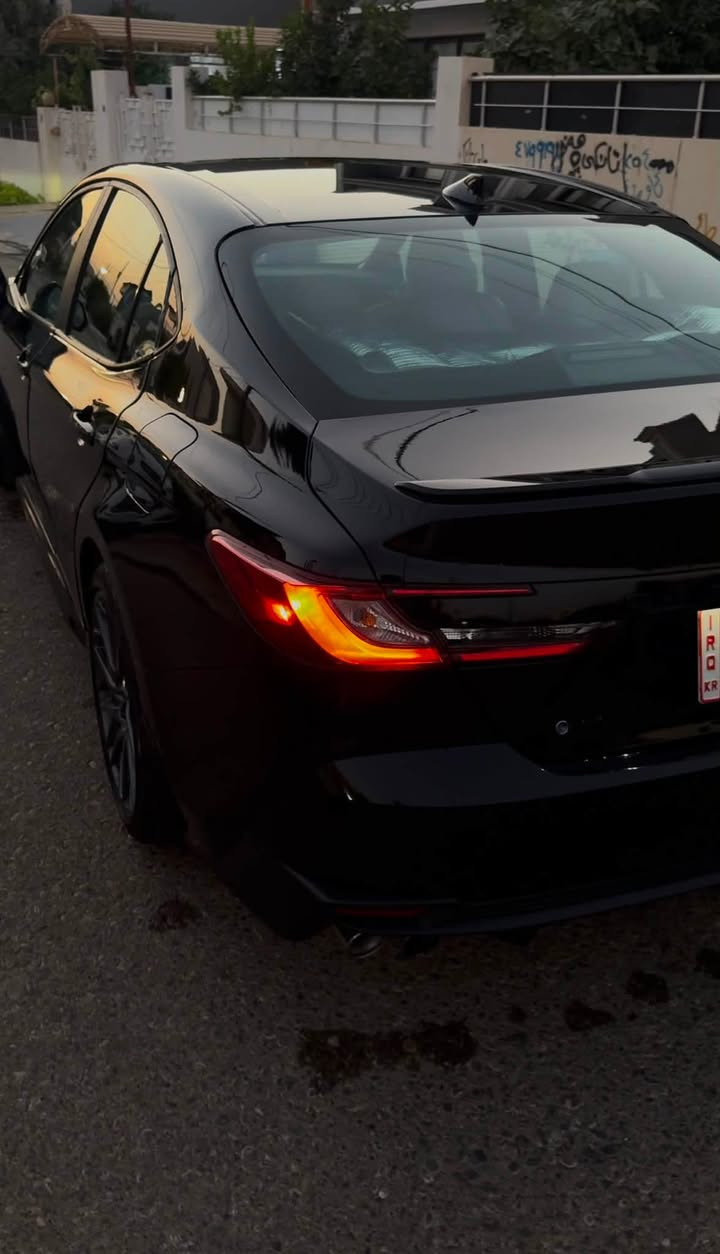 ♻️ تويوتا كامري se   2025 ♻️black
‏♻️ Toyota Camre   HEV 2025 ♻️هايبرد

 🌈لون السياره :(اسود 🖤)

❤️سياره جديده مال جنايه بدون اي مصرف

🚘عداد المسافه:29,000 km

🚘 بلد المنشأ : امريكي 🇺🇸

🚘 سعة المحرك 2,5L هایبرد

🚘 مقاعد جلد لون رصاصي

🚘شاحن موبايل اصلي (وايرلس)

🚘رادارات جانبيه وخلفيه واماميه

🚘 مقعد السائق تحكم كهربائيه

🚘 لد امامي ليلي ونهاري

🚘 لايت زينون LED + بك لايت LED

🚘  اشاره مرايه 

🚘 مفتاح التشغيل بصمة + دخول ذكي +صندوك بصمه

🚘 شاشة + كاميرا دوارة اصلية

🚘 أوضاع القيادة  Drive Mode

🚘 حساسات ضغط اطارات

🚘 تبريد شاشة مناخين منفصلين 

🚘 قطعتين تبريد

🚘 هاند بريك كهرباء 

🚘كروس سرعه

🚘‏ Auto Hold  أوتو هولد 🚘

🚘انظمه القياده :سبورت ،نورمال،eco

🏁ملاحظه /ضرر السياره فقط باب خلفي السائق بدون ارباگ

رقم باقي شهر 

عنوان السياره📍.. اربیل

للاستفسار يرجى الاتصال على الرقم الاتي ☎️ 

  ☎️. واتساب ***********

🔴🔴السعر /237$ وبيهة مجال للشراي
