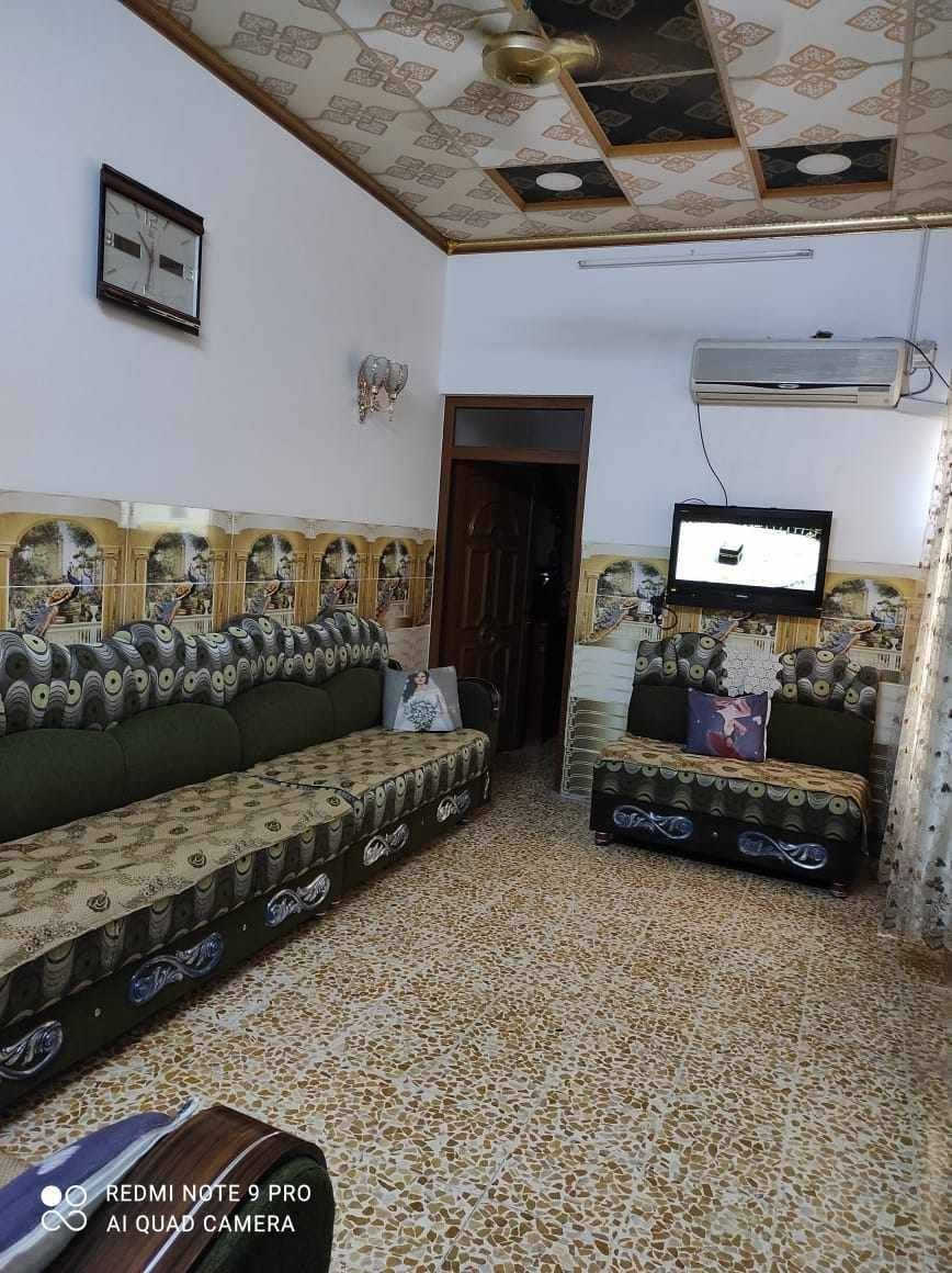 السلام عليكم
دار للبيع ١٠٠ متر طابق ونص

واجهة ٥ نزال ٢٠

بناء ٢٠١٩
حي الزهراء 

شارع  الدرايج بعد الوكيل جاسم

للاستفسار مراسلة الصفحة
أو الاتصال على الرقم *********** واتس اب
