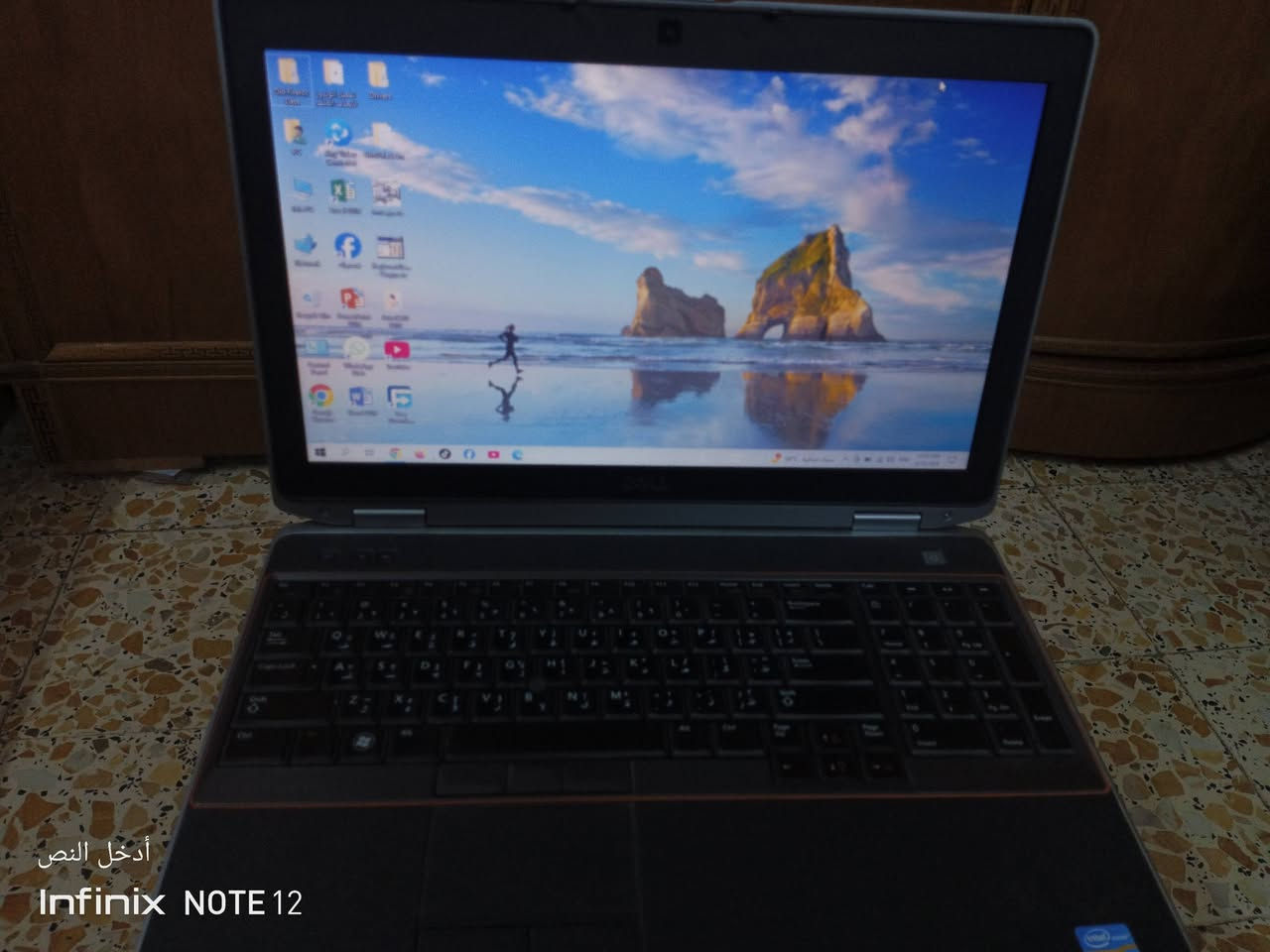 السلام عليكم
لابتوب للبيع شركه DELL
حجم الشاشه 15,6 انج
المعالج Cori5 جيل الثالث الرام 8GB
مساحه تخزين 250GB كيبورد عربي انكليزي 
يجي ويه لابتوب شاحنه السعر 150 
المكان بغداد الحسينية 
للتواصل على الواتساب 
***********
