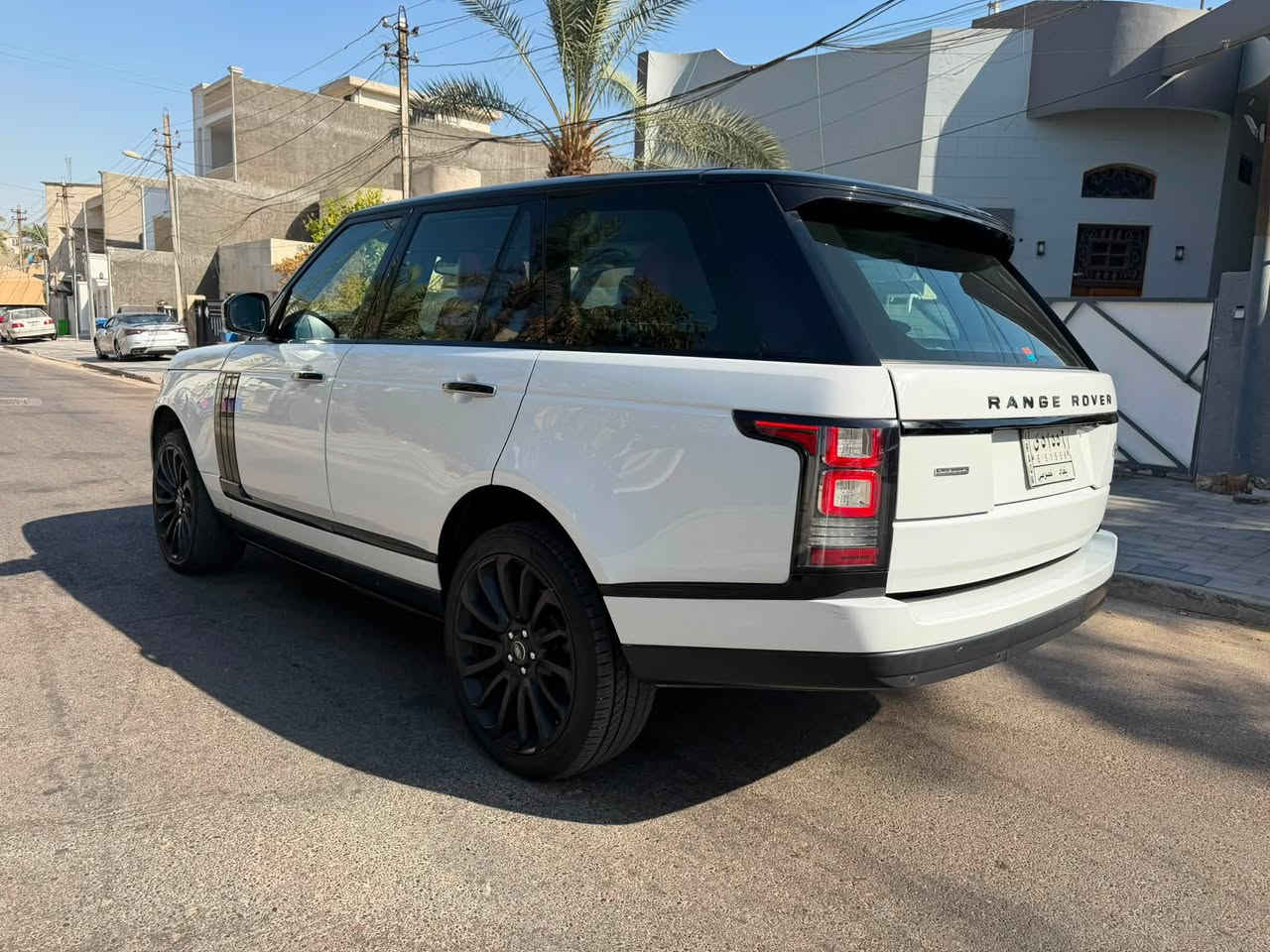Range Rover Vogue Autobiography  2016
اريدها ب 265 وماكو هيج سعر 🔥خليجي سردار 

فول فول مواصفات:
• 4 كوشنات VIP منفصلة + مساج
• تدفئة وتبريد وكوشنات خلفية منفصل
• 4 أبواب شفط وداخل احمر 
• بانوراما السيارة تو كلار بلاد لونين 
• جكات + تنزل وتصعد دوسات كهرباء
• مواصفات أوتوبيوغرافي كاملة فول فول 

السيارة على وضع الشركة ومكفولة كفالة عامة، بيها فقط بارد بل جاملغ  بالجهة الأمامية بحدود شبر.
📄 تحويل السيارة بنفس اليوم 
📍 بغداد – حي الجامعة
💰 السعر كلش مناسب
📞 اتصال أو واتساب فقط:
***********
