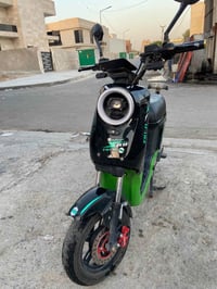 للبيع فقط دراجة شحن نوع R9 مديل 2025 الدراجة جديده بعدها كفراتها نضيفه...
