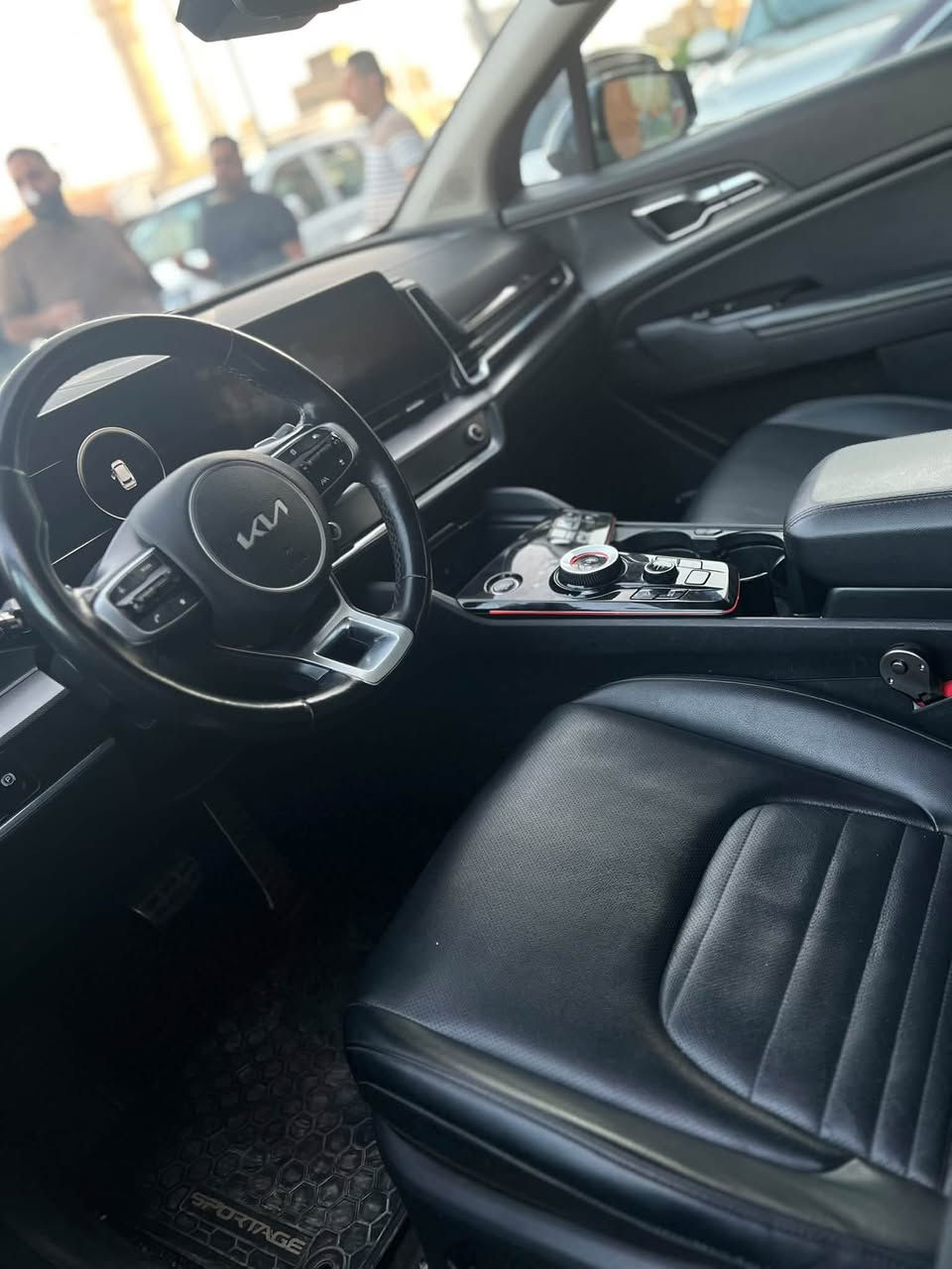 � للبيع Kia Sportage Hybrid 2023 🚘

🔥 برستيج – فل مواصفات – هايبرد 🔥

✨ موديل 2023
⚡ محرك 1.6 Turbo Hybrid
💪 قوة هايبرد تصل إلى 227 حصان
ممشاها 74.000 mi
🛞 AWD دفع رباعي
⚙️ أوتوماتيك 6 سرعات

🔝 فل مواصفات Prestige:
• فتحة سقف بانوراما 🌙
• شاشات 12.3 إنش
• شاشة عدادات رقمية
• نظام صوت Harman Kardon
• تبريد وتسخين المقاعد الأمامية
• ذاكرة كرسي السائق
• كاميرات 360° مع رؤية ثلاثية الأبعاد
• Blind Spot
• مثبت سرعة ذكي
• تحذير وخروج عن المسار
• أنظمة أمان متقدمة
• باب خلفي كهربائي
• إضاءة LED كاملة
• تشغيل بصمة + تشغيل عن بُعد
• Apple CarPlay / Android Auto
• جنوط أصلية 18 إنش

🔥 سيارة راقية، اقتصادية، وقوية… ومواصفاتها عالية جداً.

📍 الموقع: __________الانبار الفلوجة
💰 السعر: __________ 21.000$
📞 للاستفسار والاتصال: __***********

[السيارة كلين تايتل) بيها بارد ب باب خلفي عكس سايق بسيط في العراق 

لمن يبحث عن سبورتج هايبرد فل مواصفات… 
هذه فرصتك �
