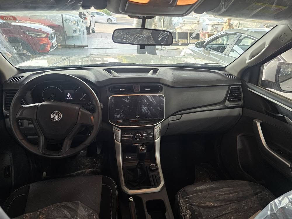 ئێم جی پیکەب  MG T60 2025
سفر كيلومتر. ضمان شركة 3 سال
مواصفات گير عادي. دبل اكسل 
گير و مكينه قزافى مسيوبوشى 
شاشه گه وره تبريد لمس بلاجكتور 
ويل كروم. ئاوينه إشارەت بلوتوس.
سعر 150 ورقە   موبایل  ۰۷٥۰۲۲۲۰۰۱٥
مکان اربیل معرز توب کارس أربيل, العراق
