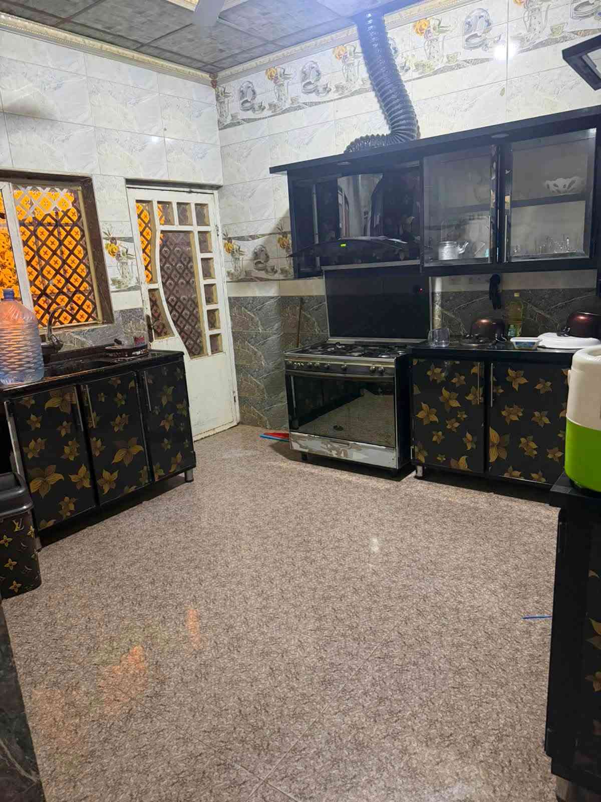 بيت ركن للبيع تكريت حي الجمعيه قرب اسواق ريحانه
4غرف نوم +صاله +غرفه ضيوف +مطبخ +صحيات

سبالت عدد4 +المطبخ مع البيت 

***********
