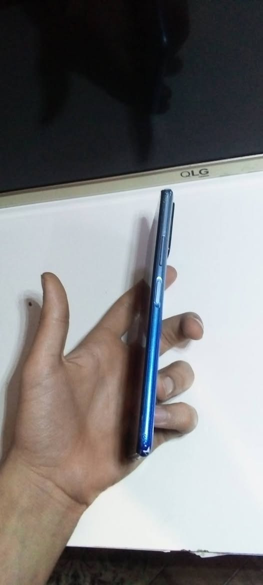 السلام عليكم 

اللبيع (Infinix Note 8i) 
الحالة..(مبدل شاشه اصليه وكاله والجامه مال الكامرات فطر بس ما.. مأثر ع الكامرات +خدوش خفيفه) 
السعر (110قابل التفاوضل الجهاز كلش كلش نضيف ) 

المكان البصره حيانيه... , 
التواصل.(***********)
__________________________
مواصفات الجهاز بالكامل

الشاشة : 6.78 بوصة HD بدقة 720x1640، ثقب في الشاشة

المعالج : Helio G80 ثماني النواة

الذاكرة : 128G,  الرام 6 

منفذ الذاكرة: يدعم كارت ميموري لحد 512GB الكاميرات

خلفية رباعية 48MP رئيسية + 2MP ماكرو + AI + عمق MP

أمامية: 16MP مع فلاش مزدوج

البطارية 5200mAh تدعم شحن سريع 18

البصمة في ظهر الهاتف + فتح بالوجه

النظام 10 Android مع واجهة 7 XOS

ميزات إضافية: شريحتين + منفذ منفصل للذاكرة

منفذ سماعة 3.5mm، راديو FM
