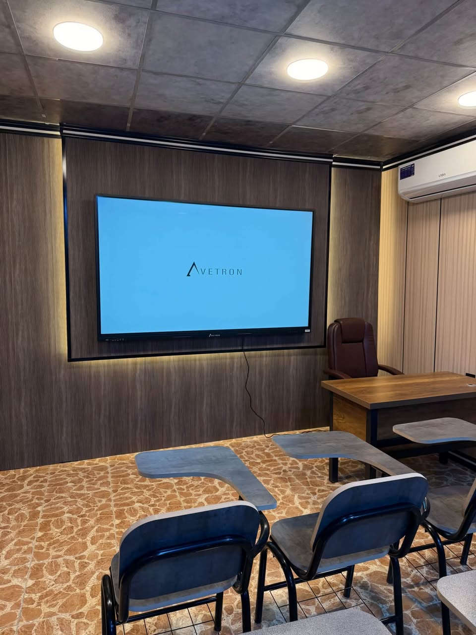 🎓 الأستاذ براء | CLASS B المتميّز

❄️ فتح التسجيل في الدورات الشتوية ❄️

📚 الأول | الثاني | الثالث متوسط
📐 رياضيات + 🇬🇧 إنكليزي

🎓 الرابع العلمي
📐 رياضيات

📘 شرح مميز + ملزمة احترافية + متابعة مستمرة

⚠️ المقاعد محدودة

📞 للحجز والاستفسار: ***********
📱 واتساب: ***********

🔥 ابدأ صح… وخلّي نجاحك يبدأ من CLASS B!

📍 العنوان حي الحدباء نهاية فرع جامع الغفران مقابل مولدة المحروق

نص مكتوب في الصور:
- ملزمة الرياضيات للصف الثالث المتوسط إعداد الأستاذ براء خليل العبيدي *********** موصل - حي الحدباء نهاية فرع جامع الغفران