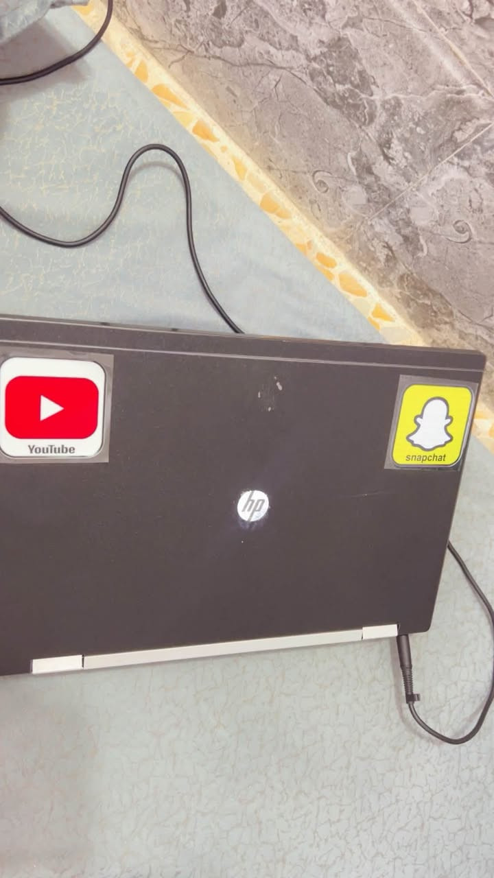 لابتوب hp النظافة 100‎%‎
ما مبدل اي شي بي 

جهاز استعمال قليل 

بس ناسي الرمز ماله ينفتح ب5 آلاف 

المواصفات كلها بل صور 

ما يصرف شحن شرط 

السعر 150 بي مجال قليل 

بي منفذ رام وقرص بعدهم جدد 

للاستفسار ***********
