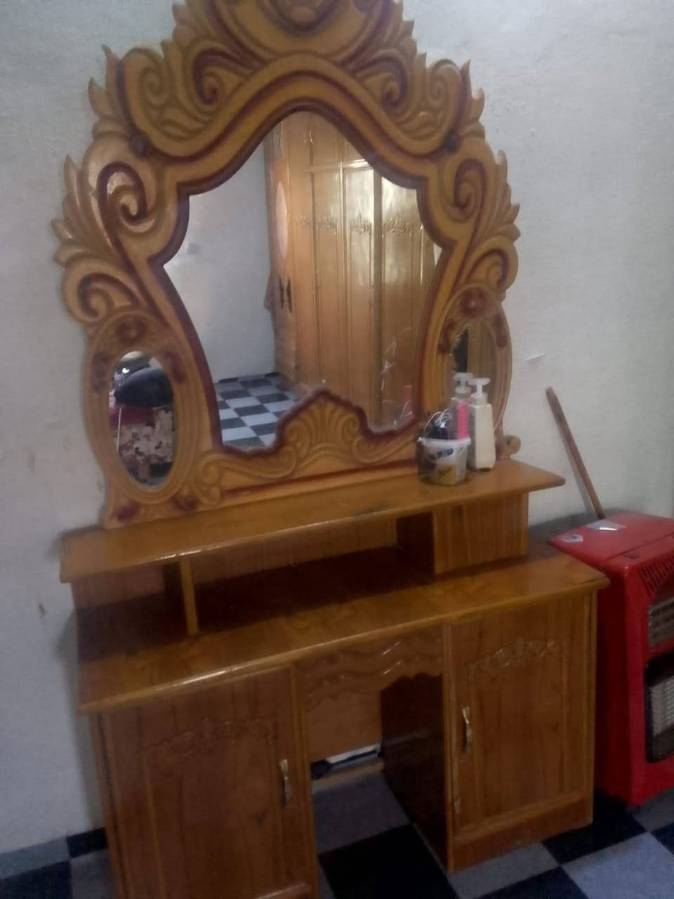غرفه للبيع سعر 350 وبيها مجال
رقم *********** لعنوان خان بني سعد

