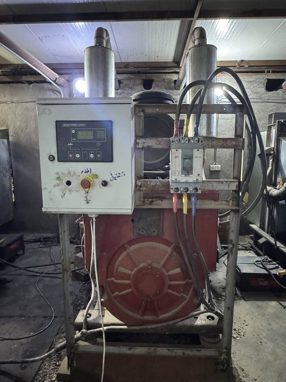 السلام عليكم (للبيع )مولد دويز 8 بستم دينمو400 kv ستانفورد تبريد ماء للاستفسار اكثر. التواصل على الرقم ***********

