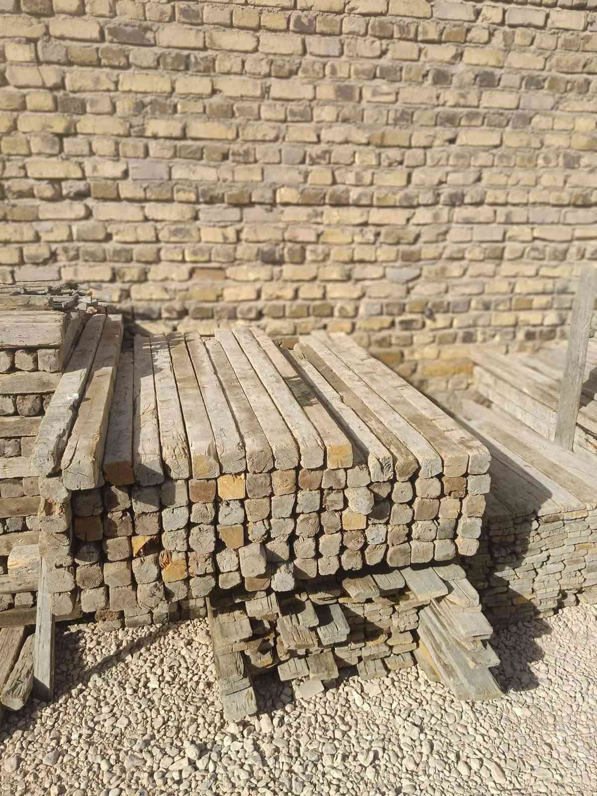 قالب خشب للبيع نظيف العدد 10 مكاعب اله ربع مكاني حله الاستفسار على الرقم ***********
