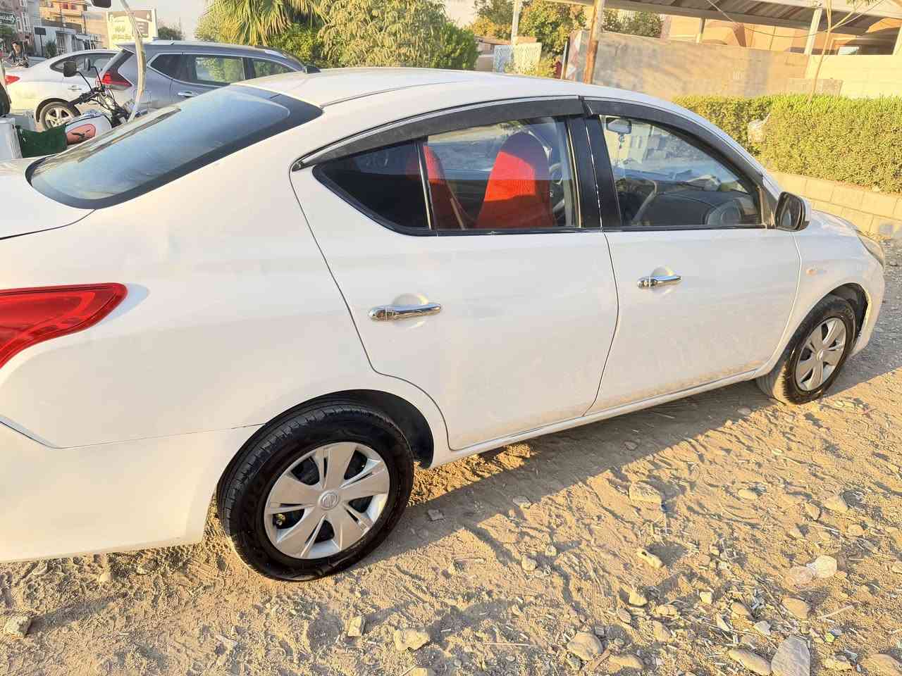 لاکشمیبای مۆدێل ۲۰۱٦ بێ سبوغ کارتێکی پێوەیە تەنها کەمێک ساردی پێوەیە وەک لە وێنەکە دیارە بۆ زانیاری و نرخ پەیوەندی بکەن ***********
