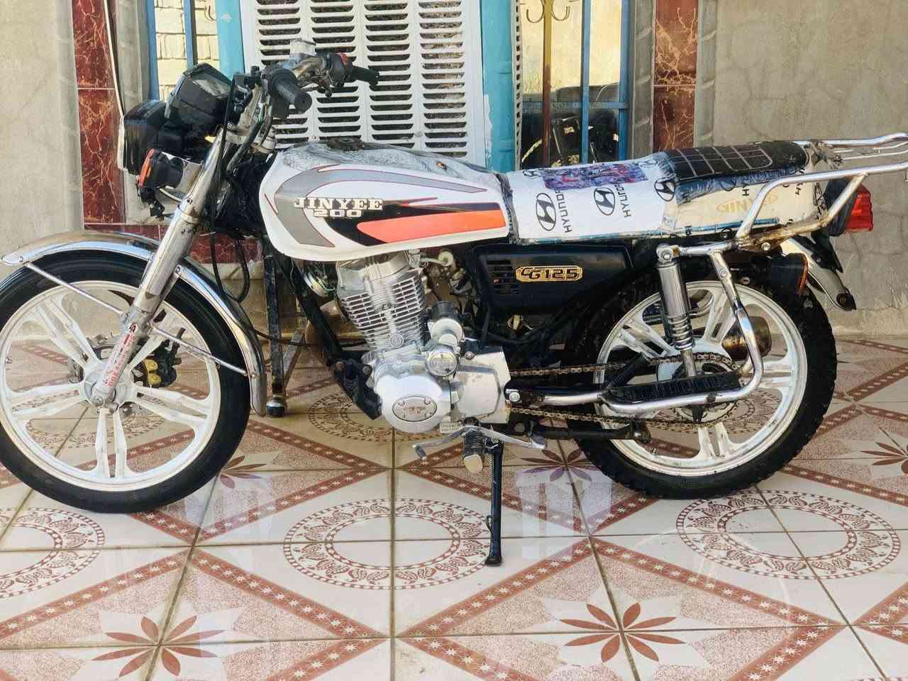 السلام عليكم موطور للبيع موديل 2021السعر 350وبي مجال شي بسيط
النوع جني كله موديل 2021
محرك مفتوح مرة وحدة شرط لا صرف ولا تبخير 
كهربايات كلو شغال 
نشاط فول 
نضافة شوف العين 
ويالة شرط عدلات 
مرتب علة اخر حباية 
العنوان الشركاط الساحل الأيسر اسديرة وسطى 
التواصل خاص او واتساب او اتصال ***********
السعر 350وبي مجال شي بسيط 
@إشارة
