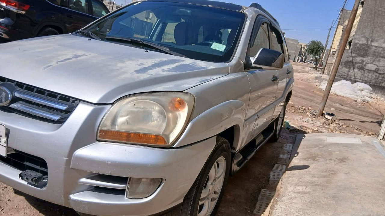 السلام عليكم ورحمة الله وبركاته 
كيا سبورتج ٢٠٠٧ محرك ٢٧٠٠ وارد أمريكي  ٦ سلندر للبيع رقم بغداد باسمي السيارة تحتاج ترتيب السعر ٧٥ ورقة و بيهه مجال المكان بغداد للاستفسار الاتصال على الرقم *********** غير متواجد على الفيس
