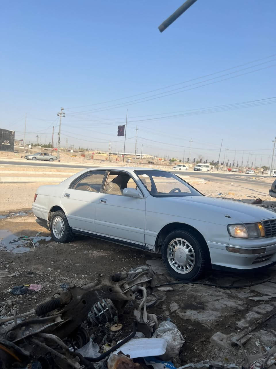 كراون بطه للبيع منفصل موديل 1994 رقم بصره اليف
 انكيلزي بأسمي تحويل ثاني  يوم  مصبوغه صبغ عام 
كفاله كص ونقل تخم تاير جدد 
مكينه وكير 3000ديلكو نضاف 
نقصها 2بطاين الكدام فقط مال بيبان 
دشبول جديد كشنات جدد 
السعر 60وبيه مجال للشراي 
الرقم *********** 
لحد يتصل ويكول شنو مواصفاته هاي كدامك اقره وخابرني👆🏻
