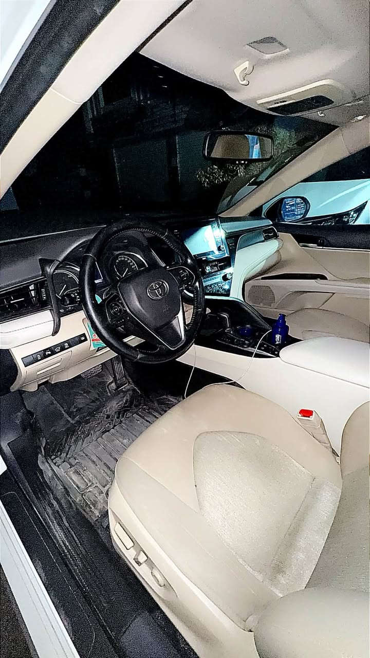 للبيع كامري 2023 وكاله عبد اللطيف 

السياره نضيفه وجاهزه 

ماشيه 90 الف 

رقم بغداد باسمي تحويل ثاني يوم

مواصفاتها معروفه

بيها صبغ بلجاملغ الخلفي على كد شبر 
السعر 210 ورقه وبيها مجال 

مكان شارع فلسطين 

للاستفسار ***********
