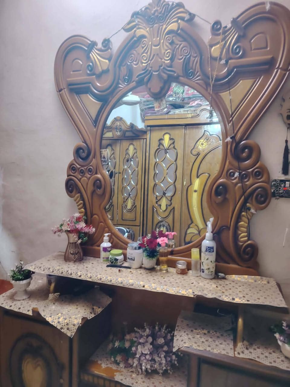 السلام عليكم غراض للبيع
الغرفة سعرها 600

الثلاجة 75

الطباخ 50
الكاونتر 200

للاستفسار الاتصال ***********
