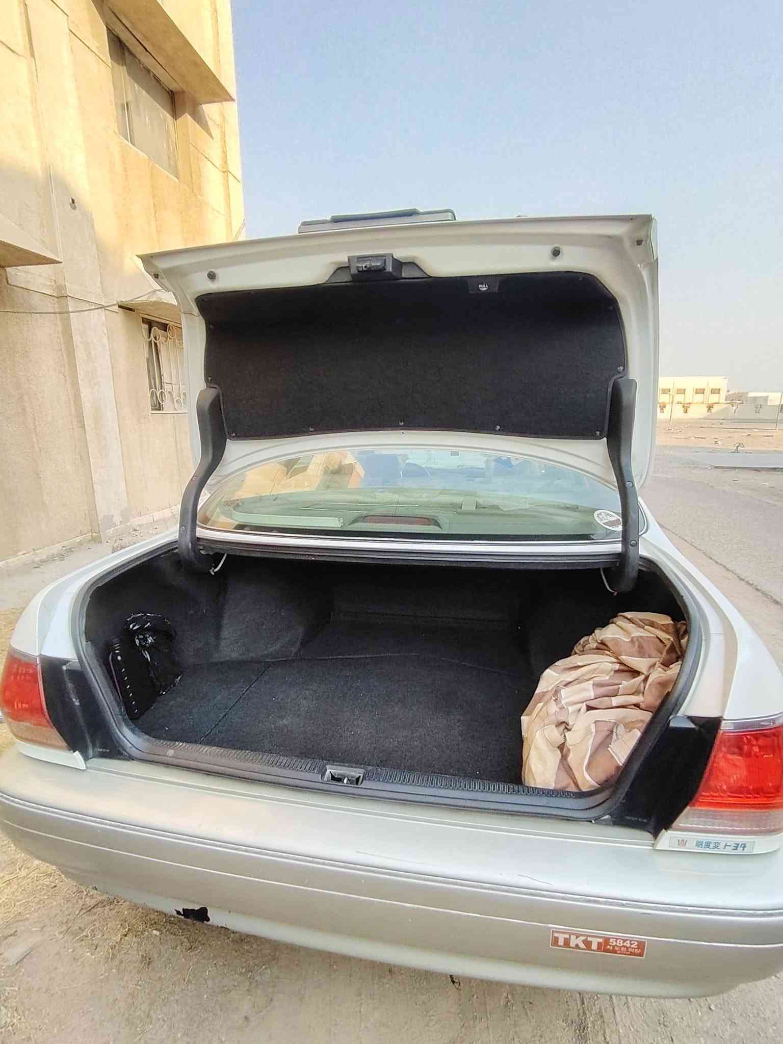 سلام عليكم ورحمة الله وبركاته
ملكه للبيع خضراوي 3دكم
كفاله ضربه صبغ نقل السياره جديدا 
رقم بصره نكليزي
السياره بيها خشم مدكر اربع أصابع بارت
حداده تخم تاير تبريد كشن كهرباء
بيه خيط بخار جديد الاستفسار ***********
السعر 130 بصره
