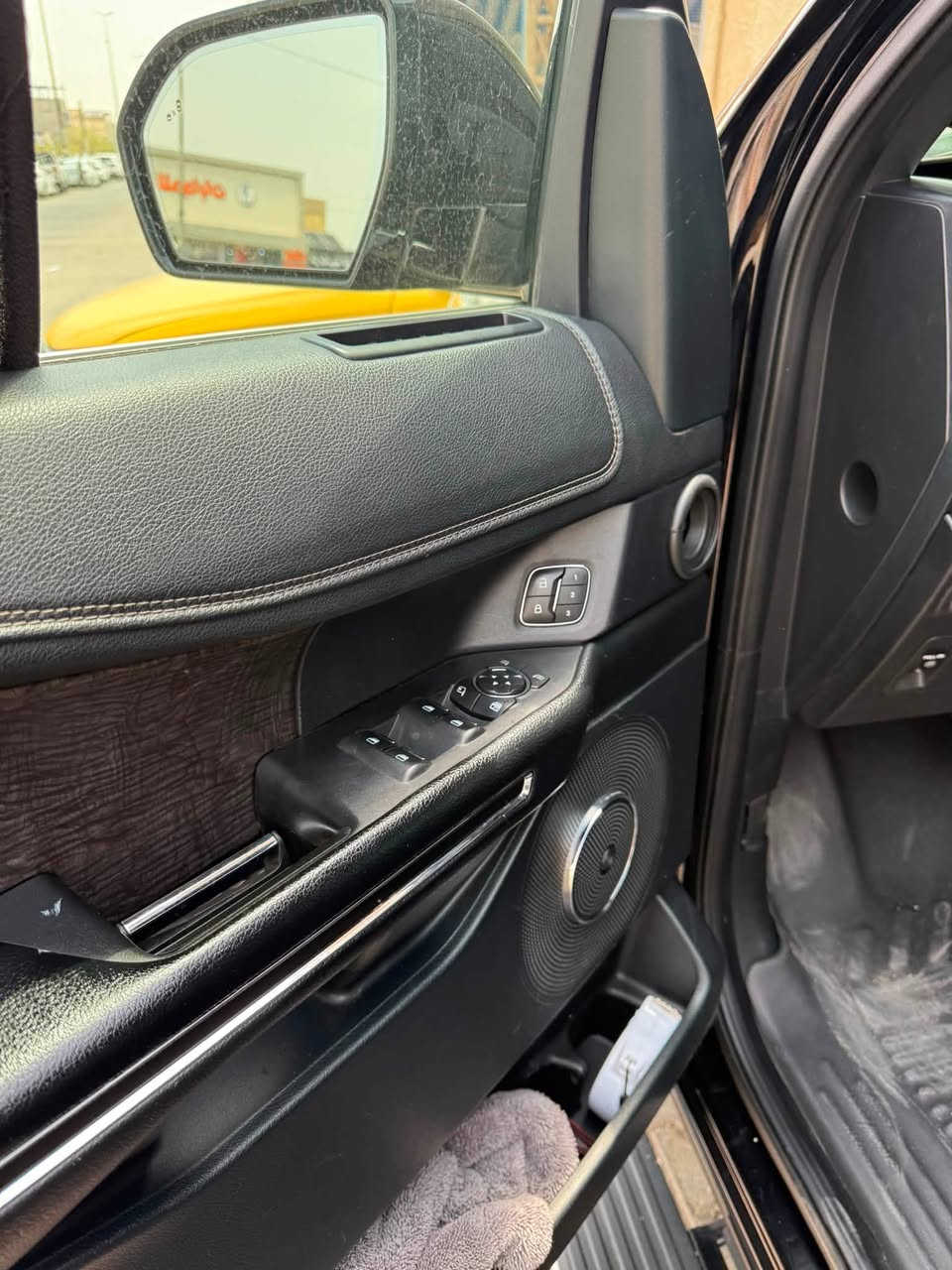 السلام عليكم  السعر 295$ ورقه
فورد اكسبديشن 2021 MAX لمتد فوول رقم دهوك حادثها بالعراق شويه من الجاملغ الخلفي والباب انا ابيع قطعتين صبغ والباقي مكفول السياره فوول مواصفات معروفه مكانها نجف *********** او ***********
